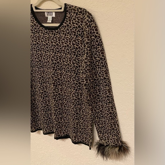 Chico’s Design Leopard Print Long Sleeve Top Fur Trim Around Wrists Size 1, US M - Picture 2 of 8